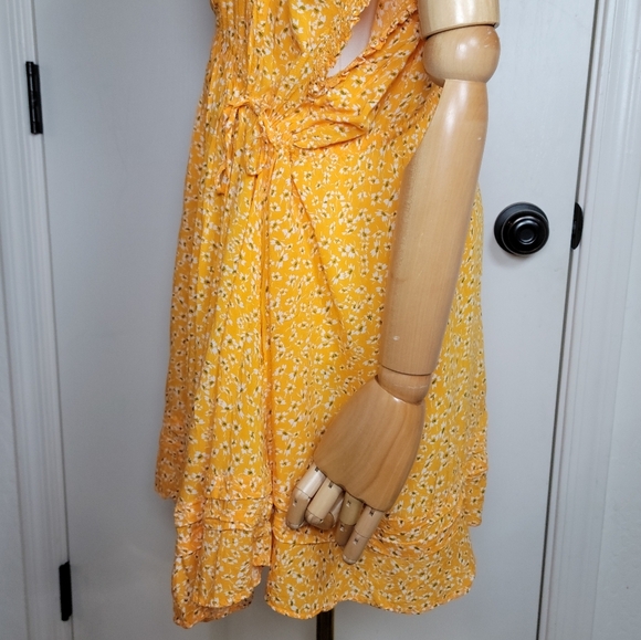 Free People Yellow Oversized Button-Up Ditsy Spring Floral Dress Size Small - Picture 6 of 12